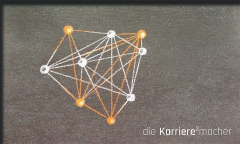 Kreidezeichnung auf Schiefertafel: Netzwerk als Symbol fürs Networking